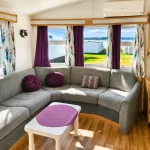 Soffa i vardagsrum